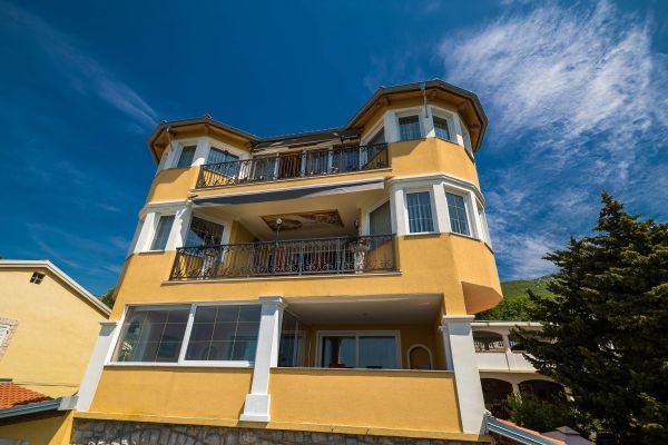150-villa-monte-mare99FA39CA-95DA-0B0E-0C8F-4547E3CC5B1E.jpg